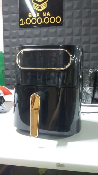 Цифровий аерогриль з сенсорним керуванням та антипригарною чашею 7 л Azorex V4415 фото